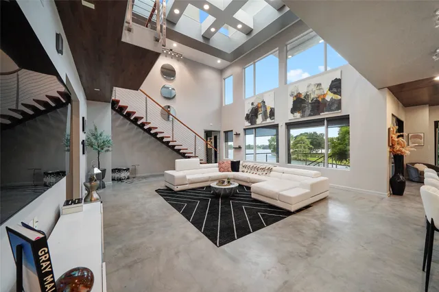 $1,499,000 | 18658 Martinique Drive, Houston, TX 77058