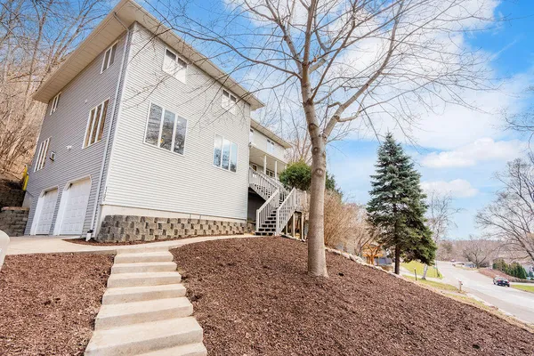 $499,900 | 1705 Ohlsun Court, La Crosse, WI 54601
