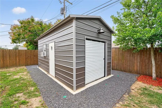 $322,500 | 3812 Bissonet Drive, Metairie, LA 70003