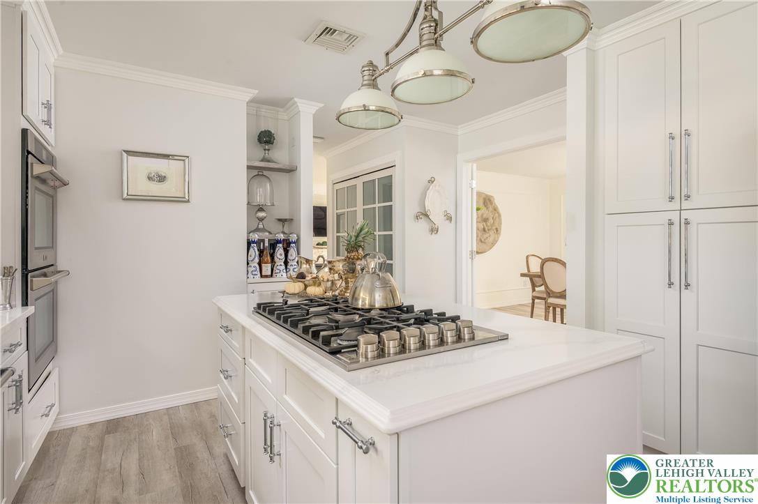3038 Hemlock Road Stroudsburg, PA 18360 - Photo 6 of 64 Gallery Image 6
