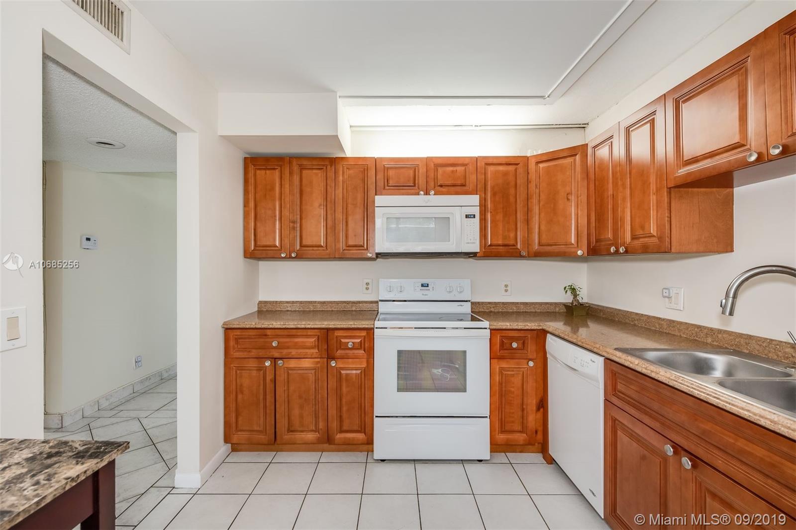 310 Racquet Club Road, Unit 106 Weston, FL 33326 - Photo 4 of 20