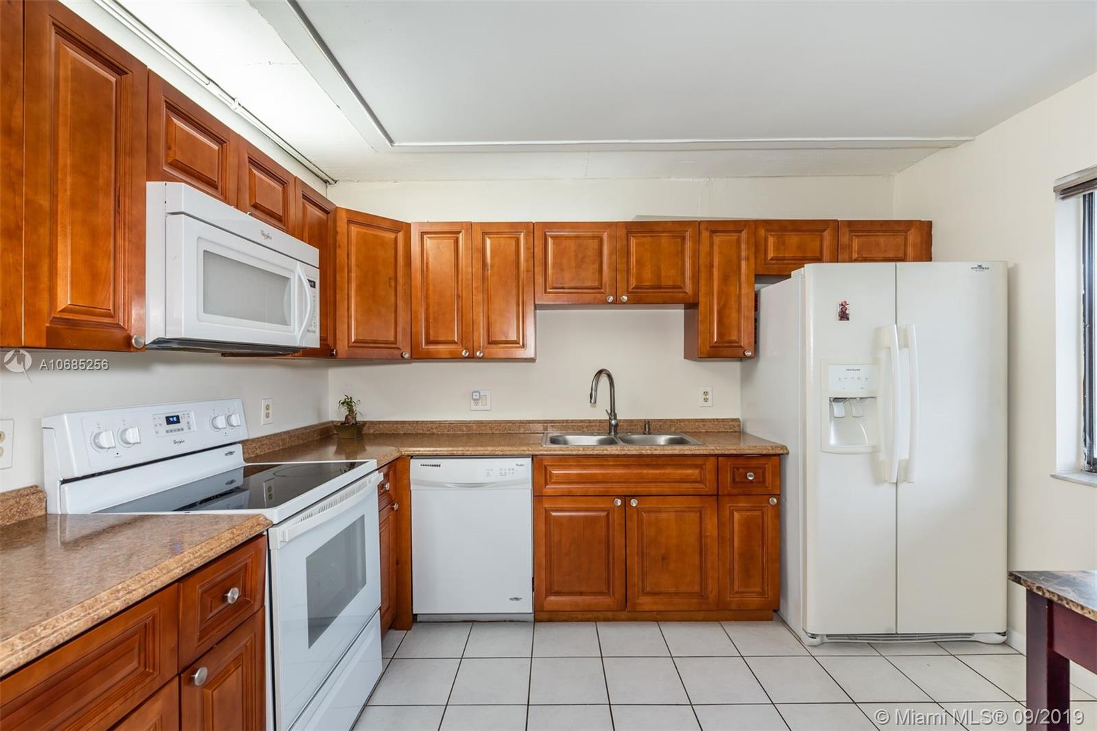 310 Racquet Club Road, Unit 106 Weston, FL 33326 - Photo 5 of 20