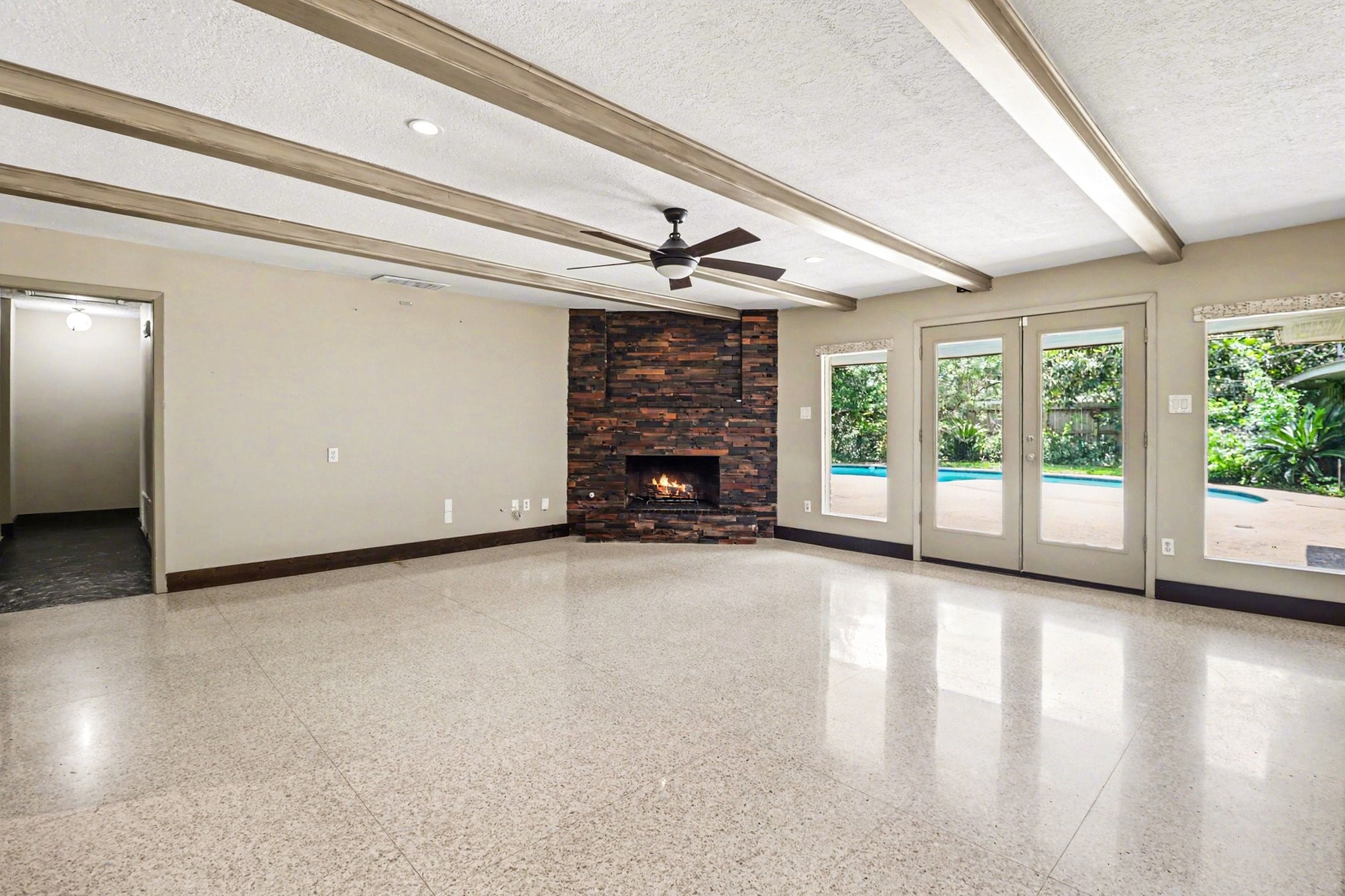 5251 Birdwood Road Houston, TX 77096 - Photo 10 of 35