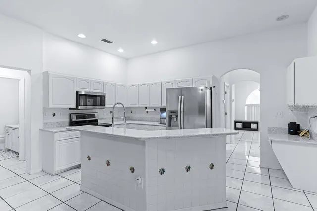 $464,999 | 828 Innergary Place, Valrico, FL 33594