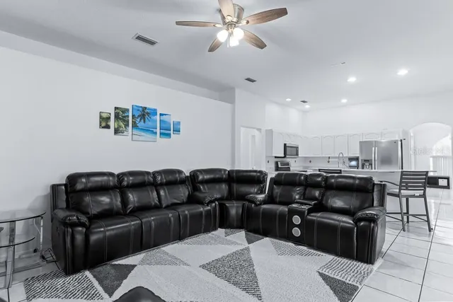 $464,999 | 828 Innergary Place, Valrico, FL 33594