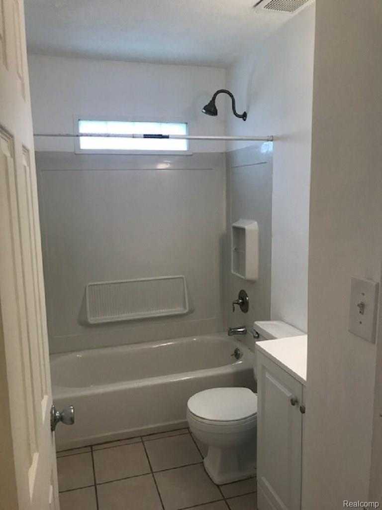 25885 Hayes Road Warren, MI 48089 - Photo 8 of 24 25885 Hayes.jpg