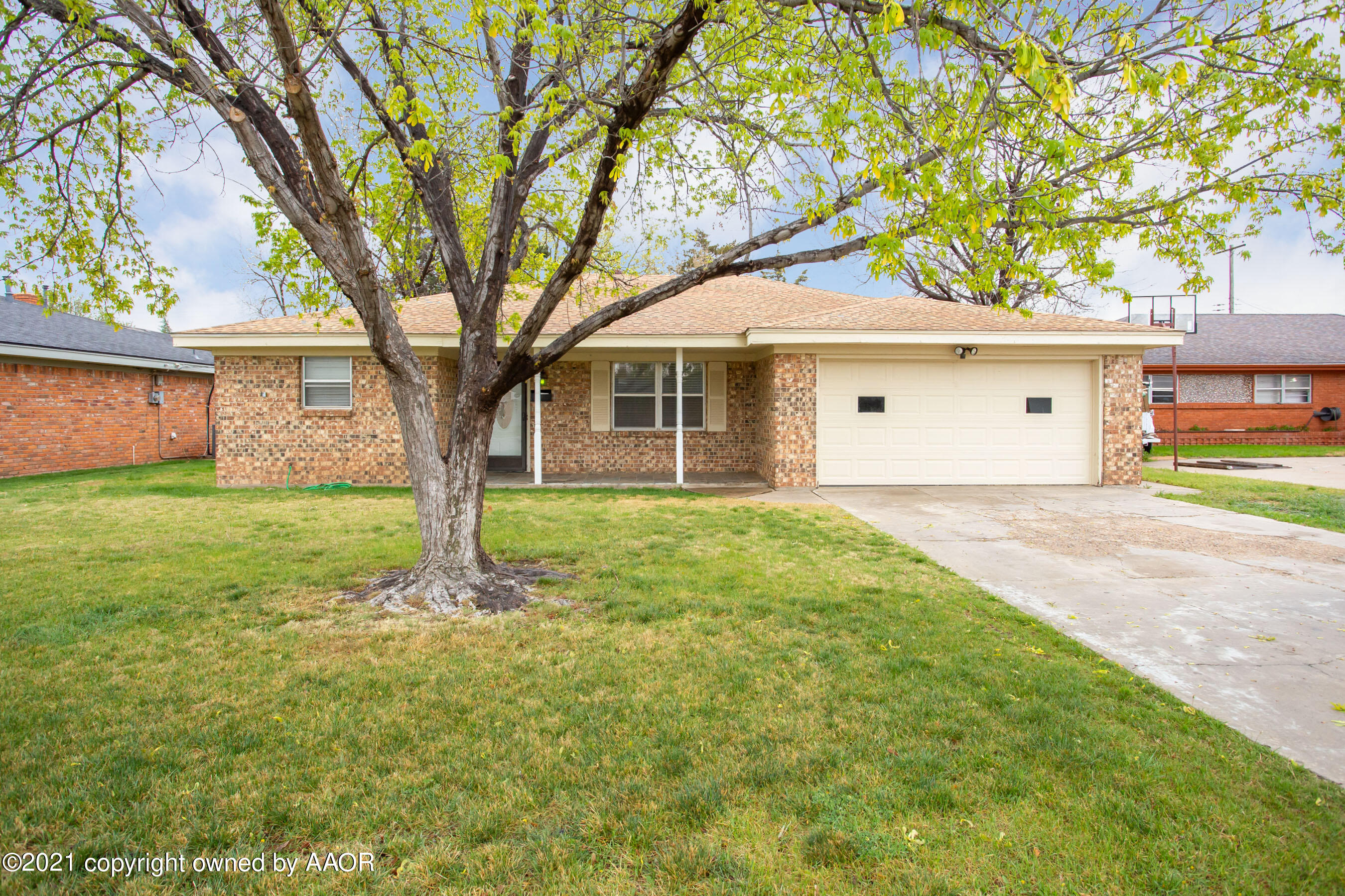 6009 Gainsborough Road Amarillo, TX 79106 - Photo 1 of 21 Front