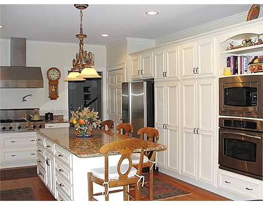 83 Oak Ridge Road Kennebunkport, ME 04046 - Photo 3 of 12 Kitchen.