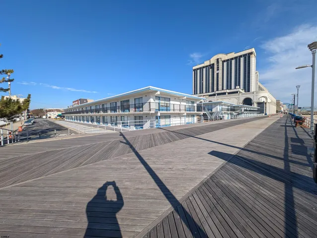 a car parked in front of a building