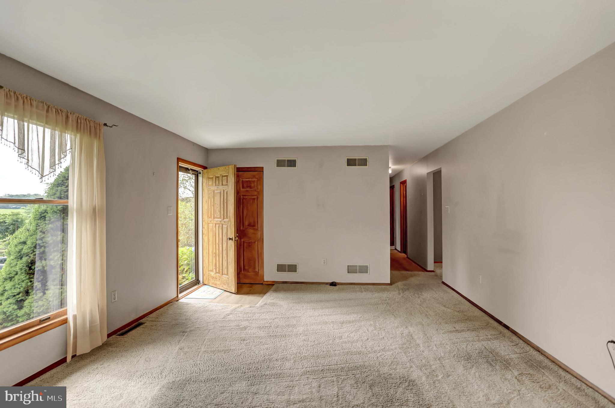 93 Acker Road Newport, PA 17074 - Photo 7 of 43 Living Room