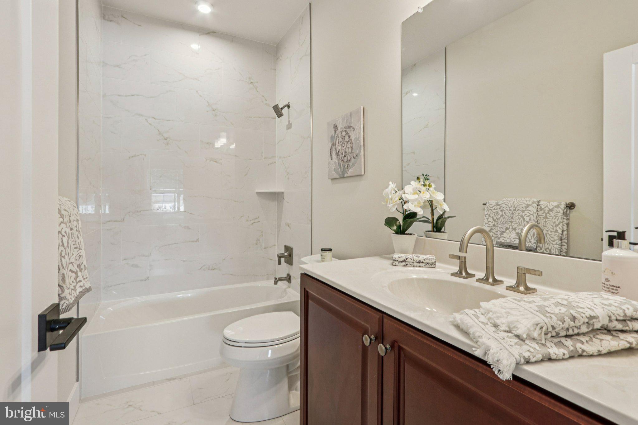 127 Alroy Road Malvern, PA 19355 - Photo 32 of 53 Ensuite Bathroom of Bedroom #2
