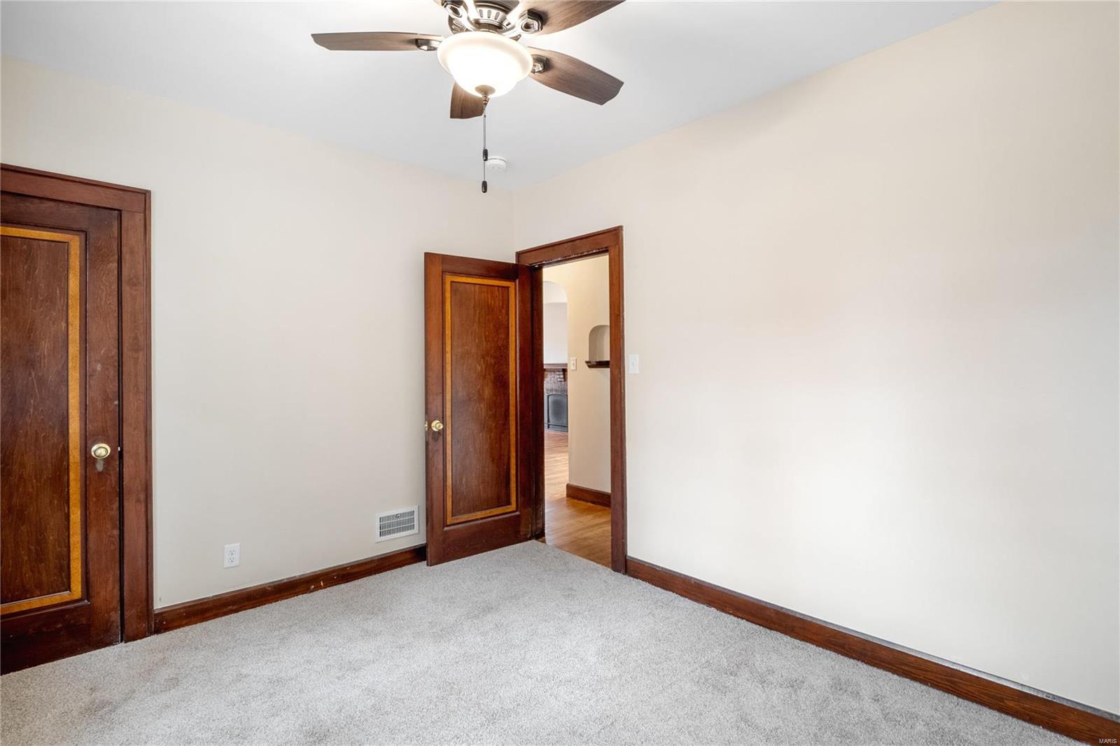 303 Carlyle Avenue Belleville, IL 62221 - Photo 14 of 41