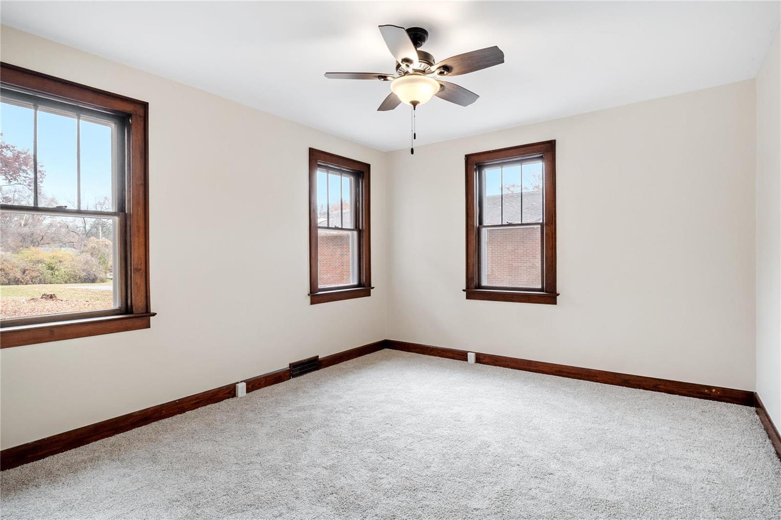 303 Carlyle Avenue Belleville, IL 62221 - Photo 16 of 41