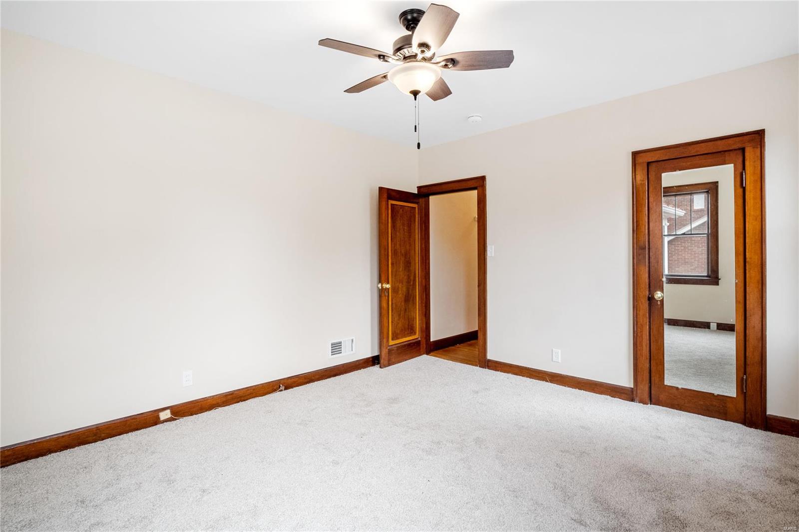 303 Carlyle Avenue Belleville, IL 62221 - Photo 17 of 41