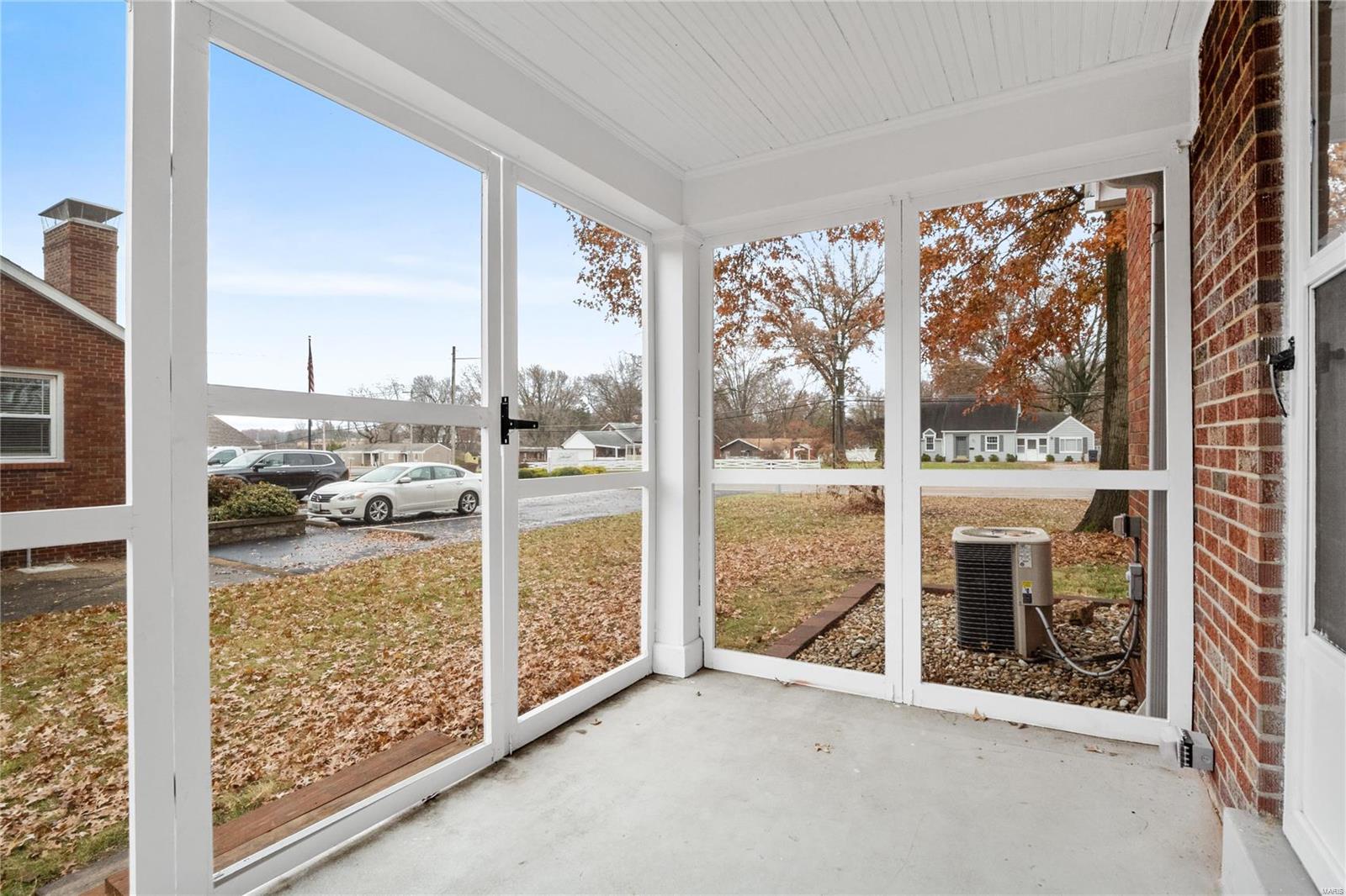 303 Carlyle Avenue Belleville, IL 62221 - Photo 29 of 41