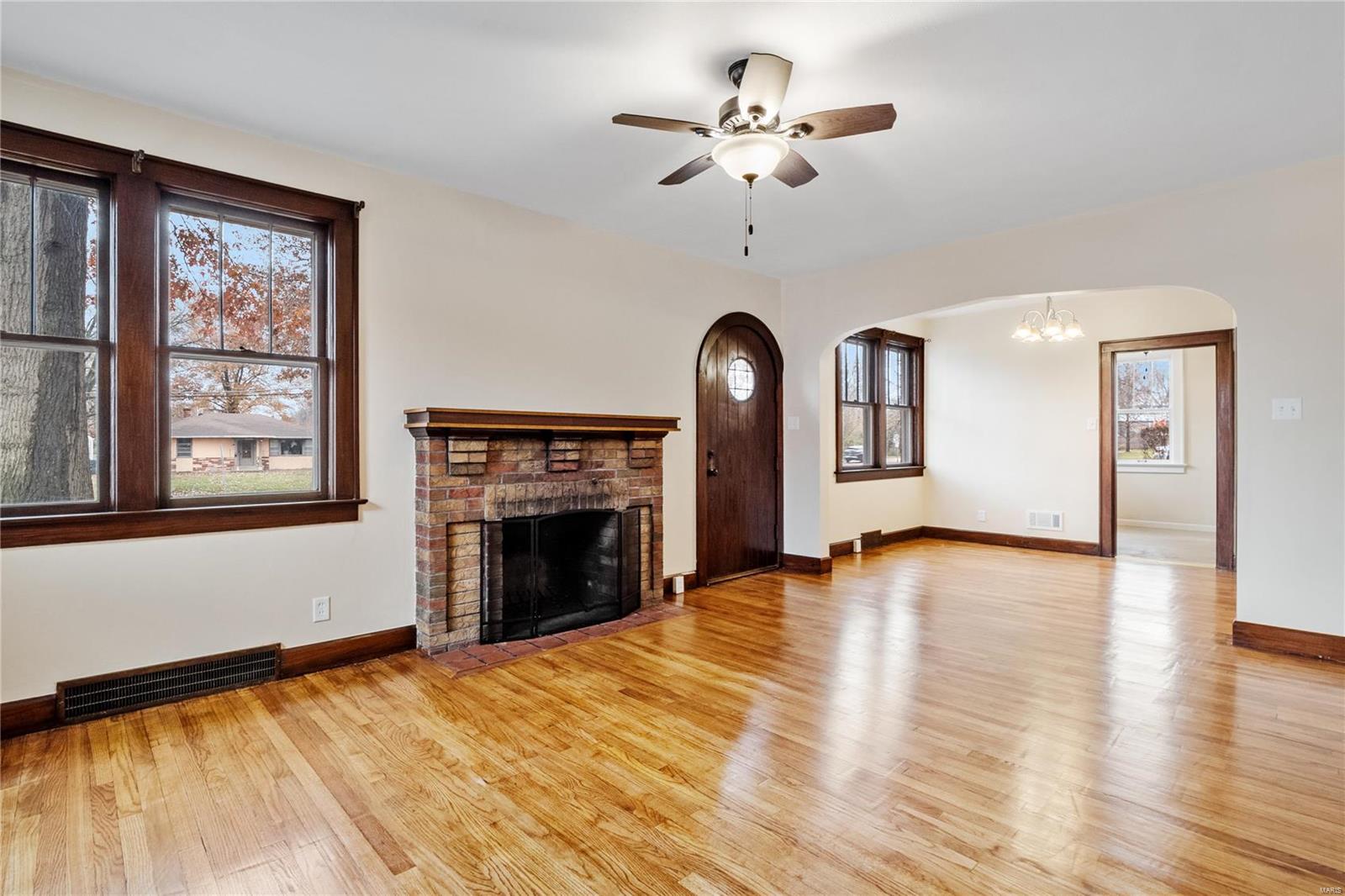 303 Carlyle Avenue Belleville, IL 62221 - Photo 6 of 41