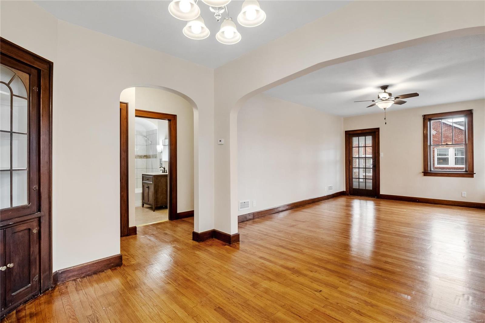 303 Carlyle Avenue Belleville, IL 62221 - Photo 8 of 41