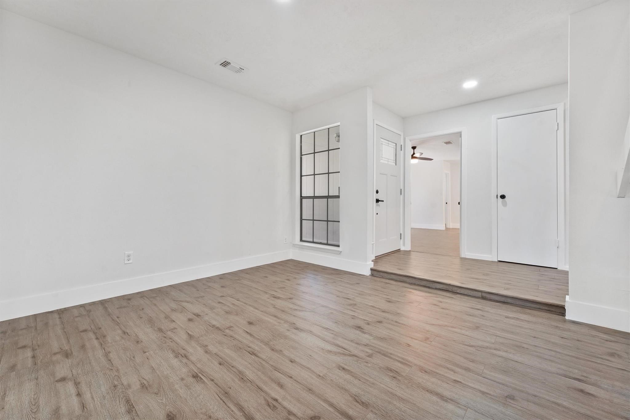5707 Toddington Road Humble, TX 77346 - Photo 4 of 27