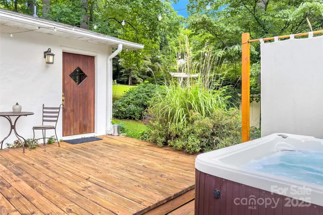 a view of a backyard with plants