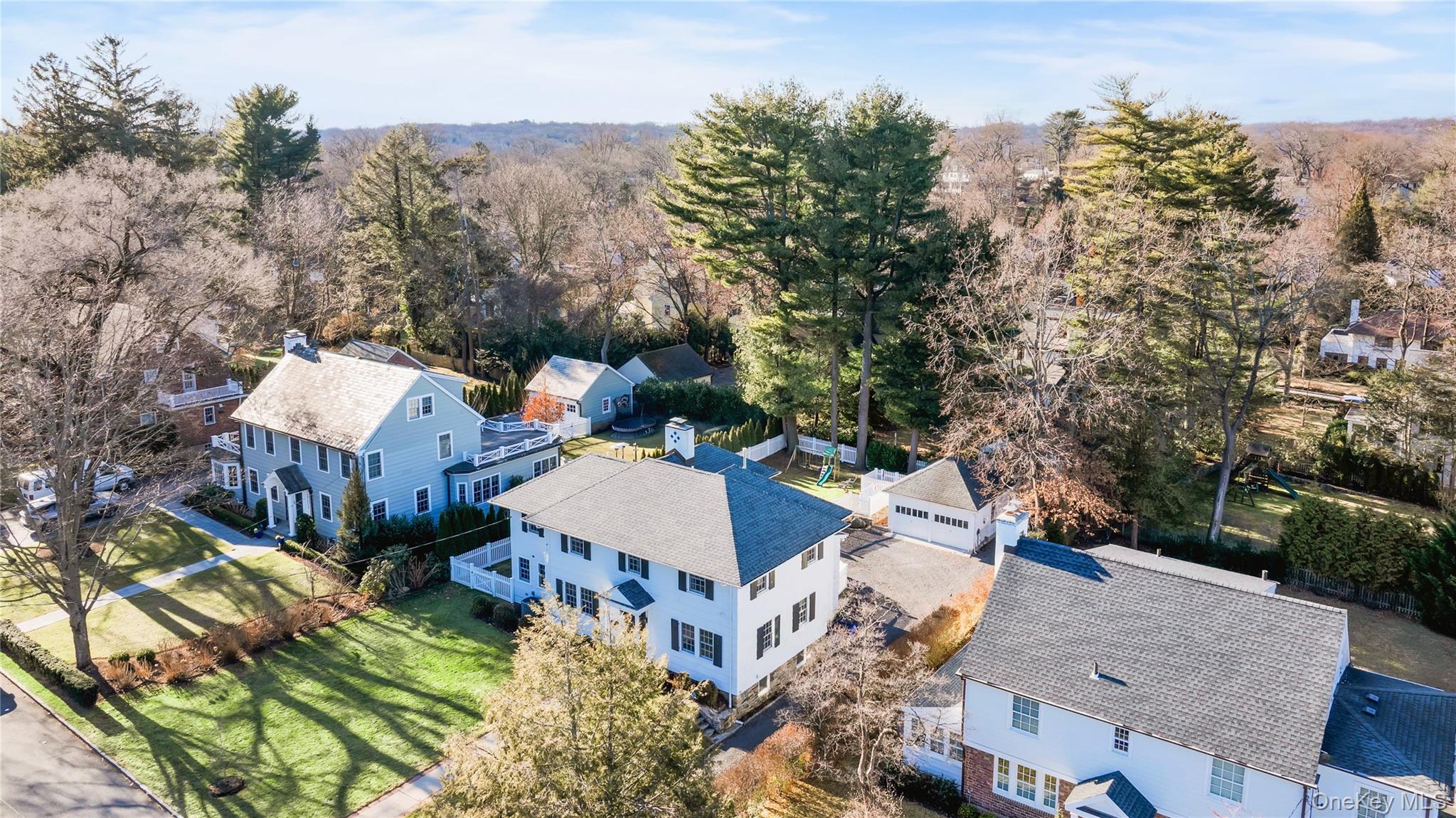 7 Putnam Road Scarsdale, NY 10583 - Photo 2 of 39