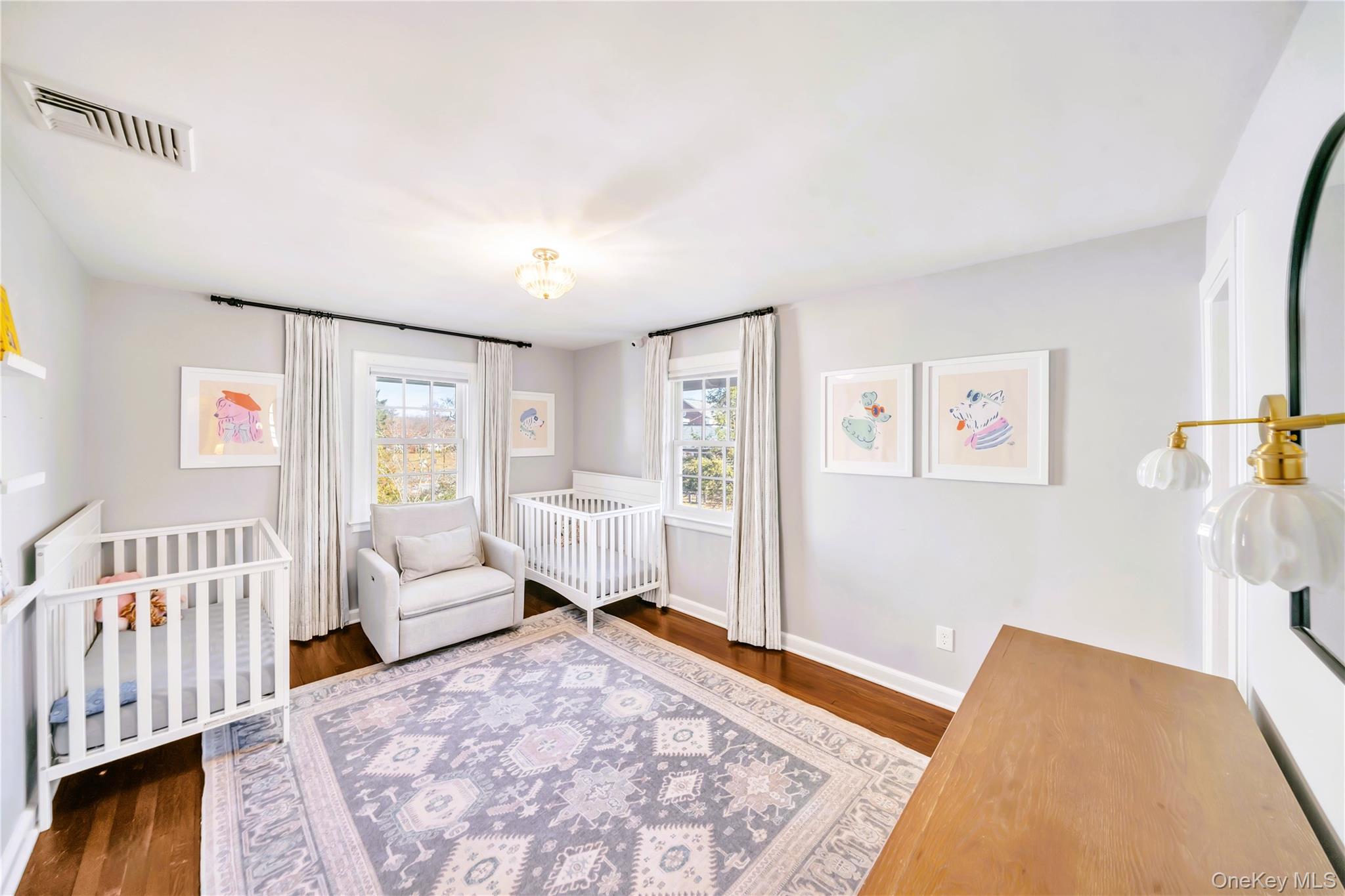 7 Putnam Road Scarsdale, NY 10583 - Photo 23 of 39 Oversized family bedroom with ensuite