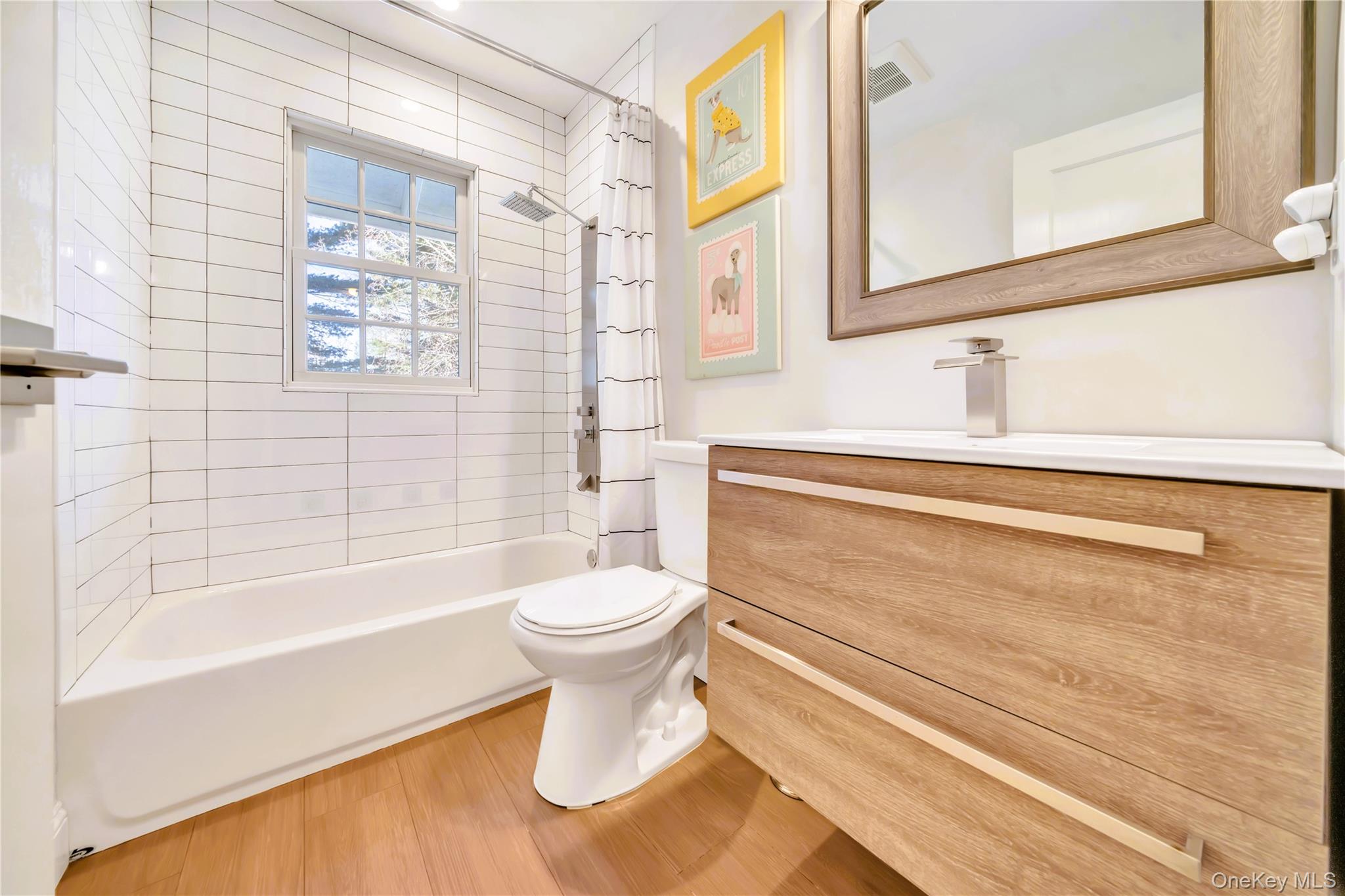 7 Putnam Road Scarsdale, NY 10583 - Photo 27 of 39 Hall Bathroom