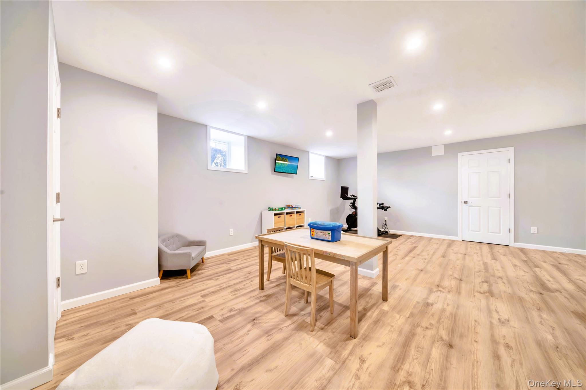 7 Putnam Road Scarsdale, NY 10583 - Photo 30 of 39 Playroom