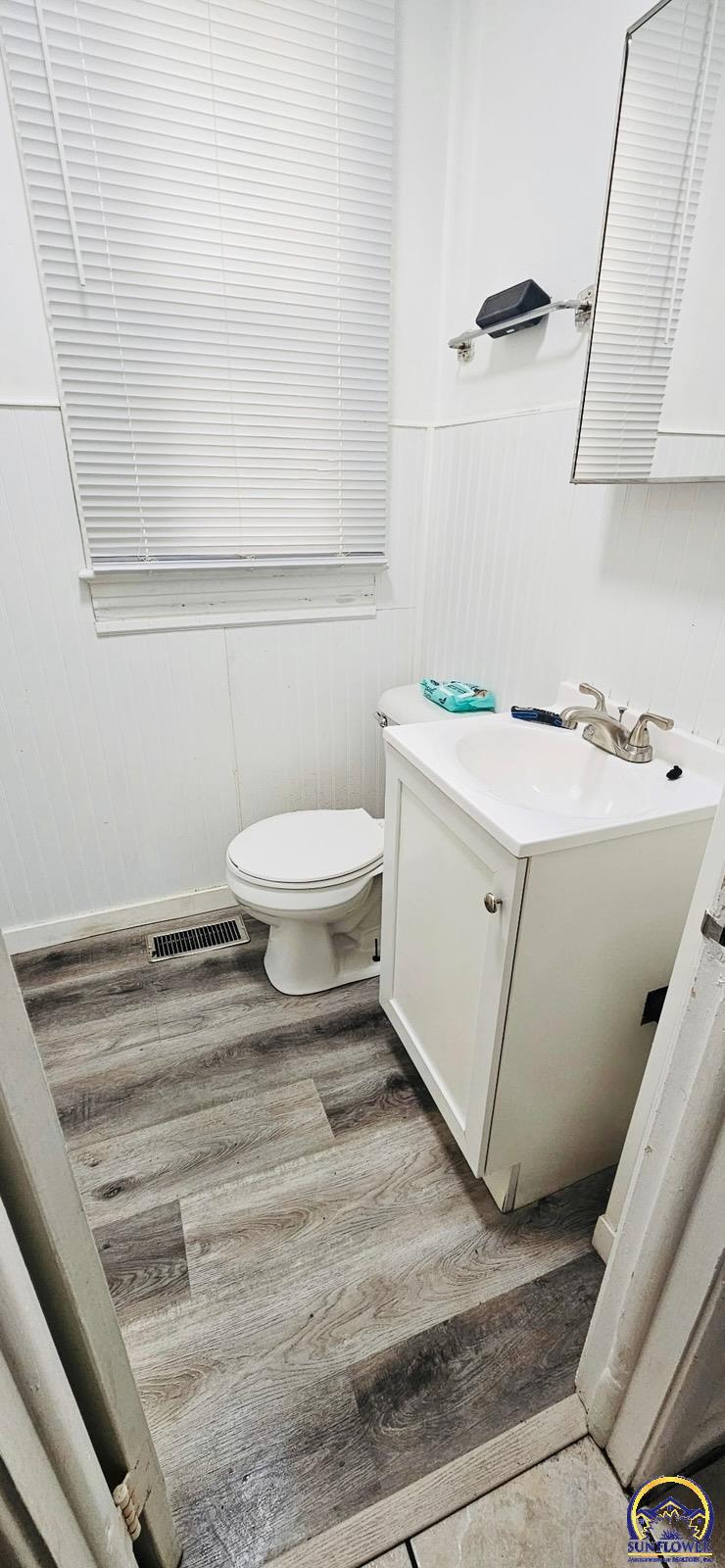 504 Southwest Buchanan Street Topeka, KS 66606 - Photo 10 of 13