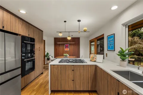 $1,599,950 | 16700 Southeast 31st Street, Bellevue, WA 98008