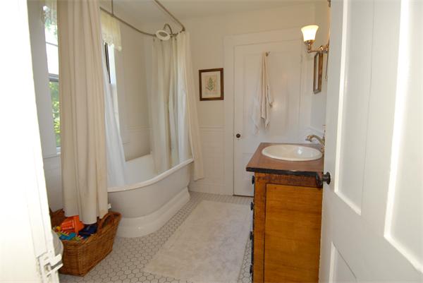 178 Central Street Somerville, MA 02145 - Photo 14 of 18