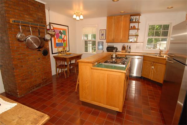 178 Central Street Somerville, MA 02145 - Photo 8 of 18