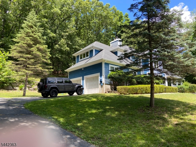 39 Radcliffe Drive Sparta, NJ 07871 - Photo 4 of 31