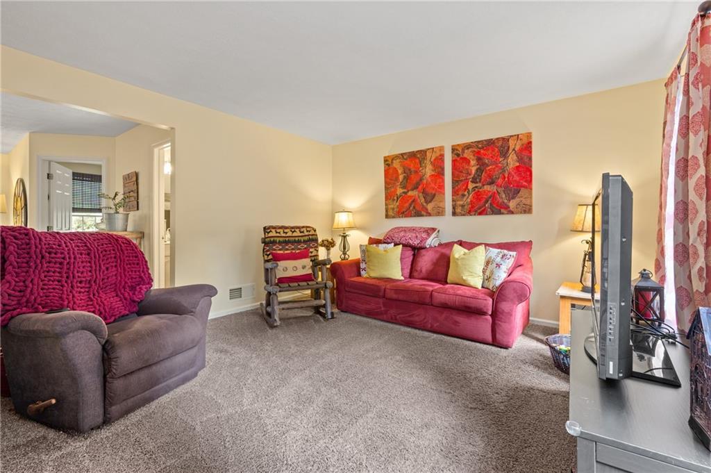 502 Leslie Road Valencia, PA 16059 - Photo 7 of 25 Gallery Image 7