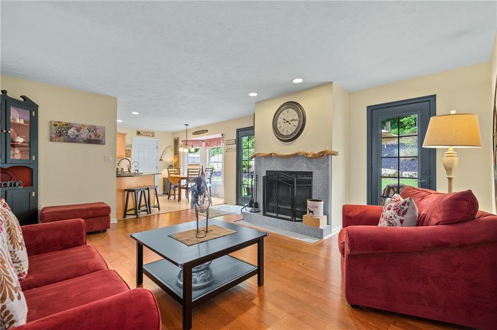 502 Leslie Road Valencia, PA 16059 - Photo 8 of 25 Gallery Image 8