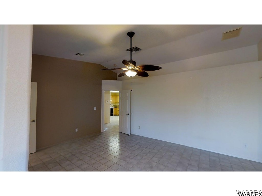 5850 Tableau Road Fort Mohave, AZ 86426 - Photo 12 of 20 a black and white photo of a room