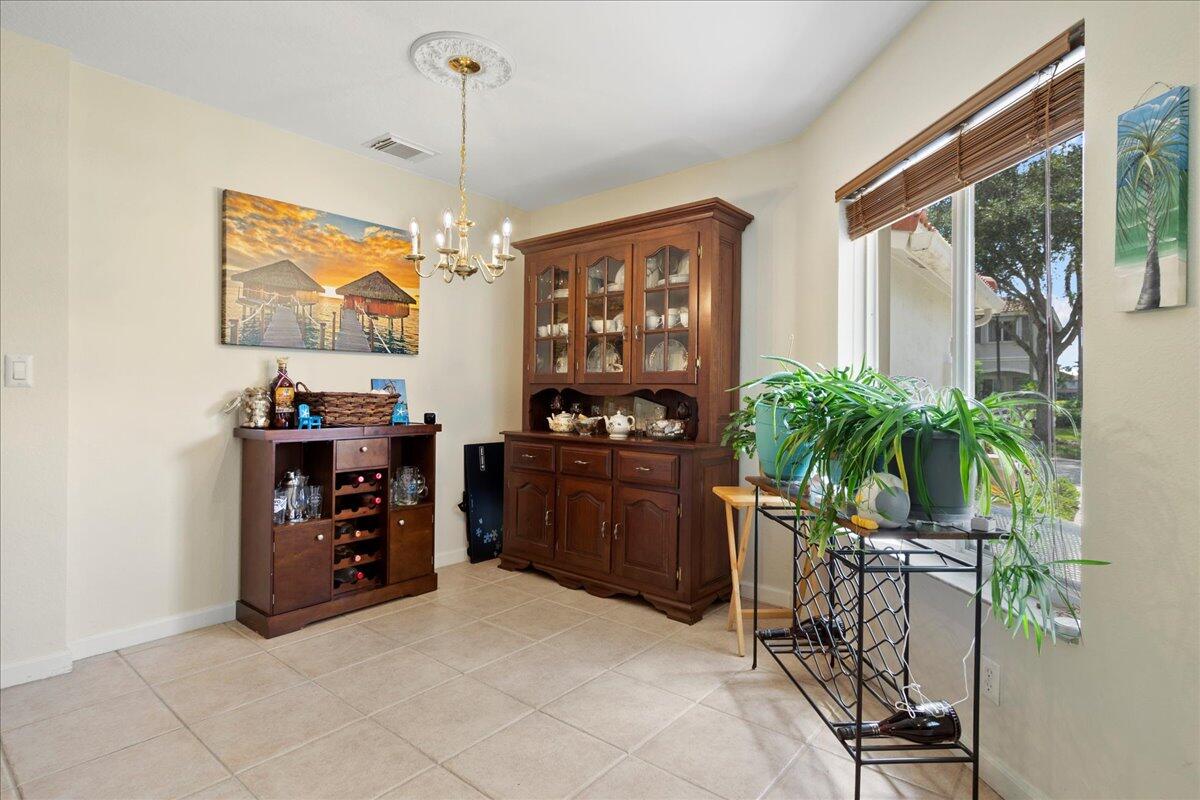 7120 Hawks Nest Terrace Riviera Beach, FL 33407 - Photo 11 of 39 07-JLC_1713