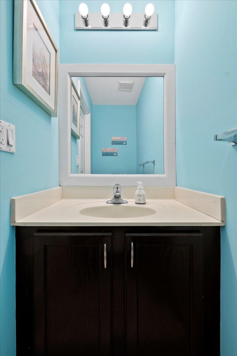 7120 Hawks Nest Terrace Riviera Beach, FL 33407 - Photo 23 of 39 Half Bath