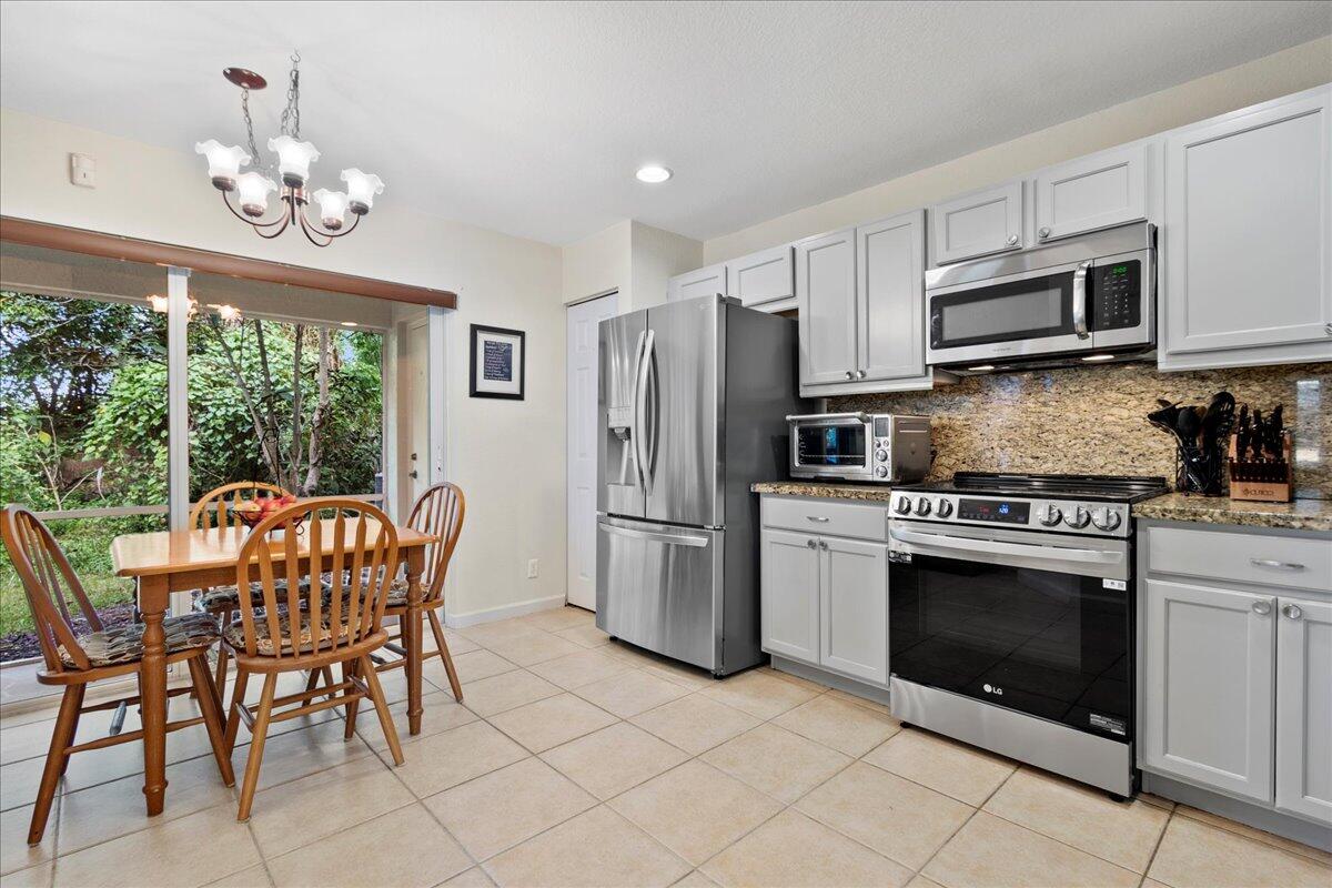 7120 Hawks Nest Terrace Riviera Beach, FL 33407 - Photo 3 of 39 Kitchen