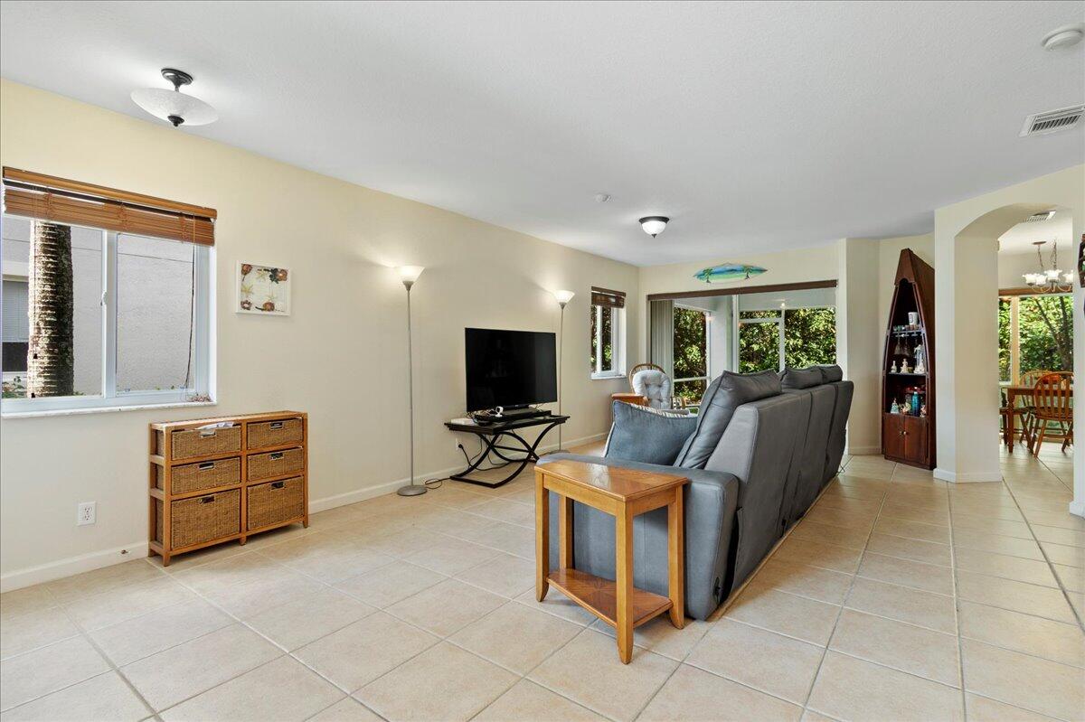 7120 Hawks Nest Terrace Riviera Beach, FL 33407 - Photo 9 of 39 09-JLC_1723