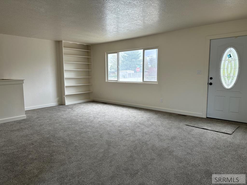 3975 Henderson Lane Pocatello, ID 83201 - Photo 2 of 11