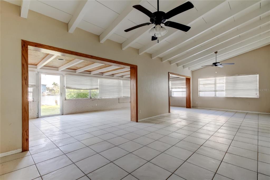 307 173rd Avenue North Redington Beach, FL 33708 - Photo 18 of 27 a view of an empty room and window