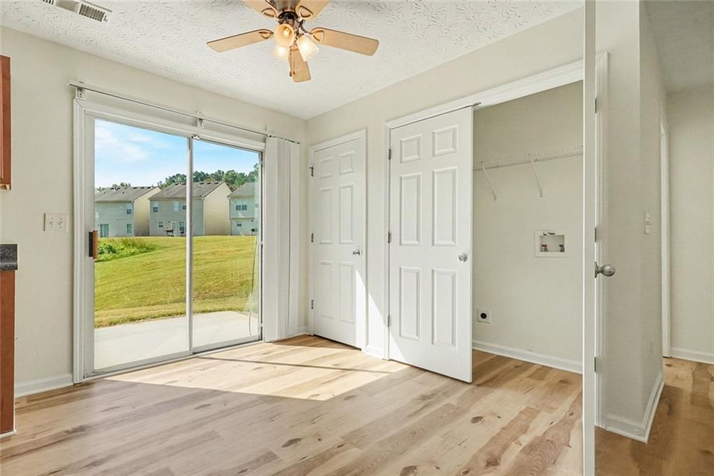 9464 Lakeview Road Union City, GA 30291 - Photo 4 of 18 Gallery Image 4