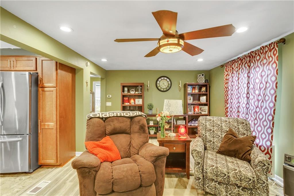 607 Maple Avenue Springdale, PA 15144 - Photo 20 of 25 Gallery Image 20