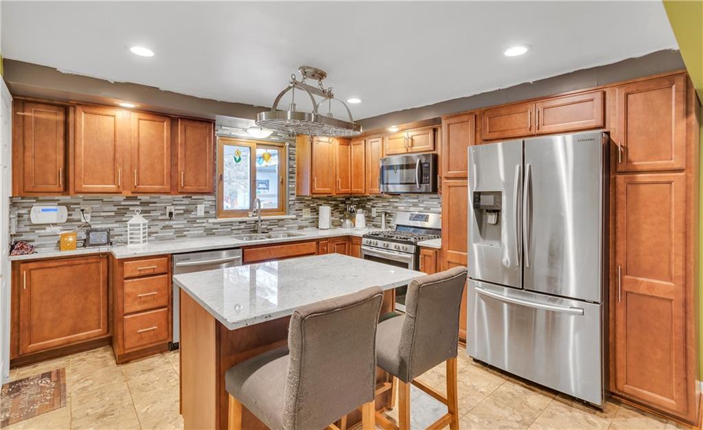 607 Maple Avenue Springdale, PA 15144 - Photo 7 of 25 Gallery Image 7