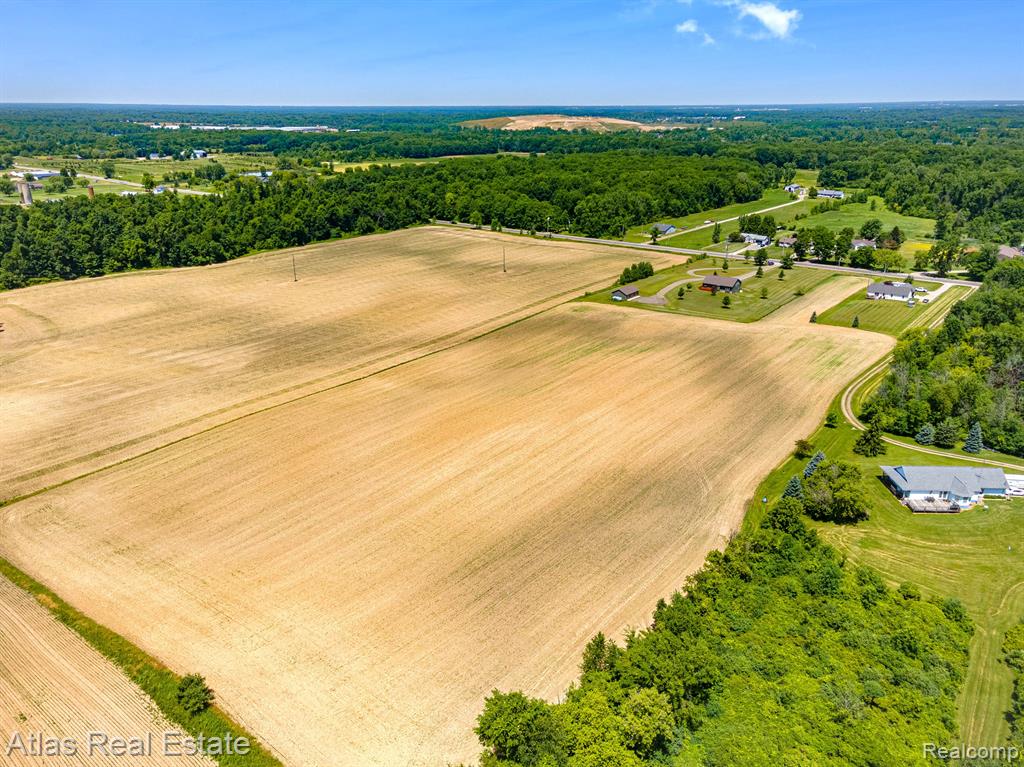 1379 Baldwin Road Fenton, MI 48430 - Photo 7 of 51