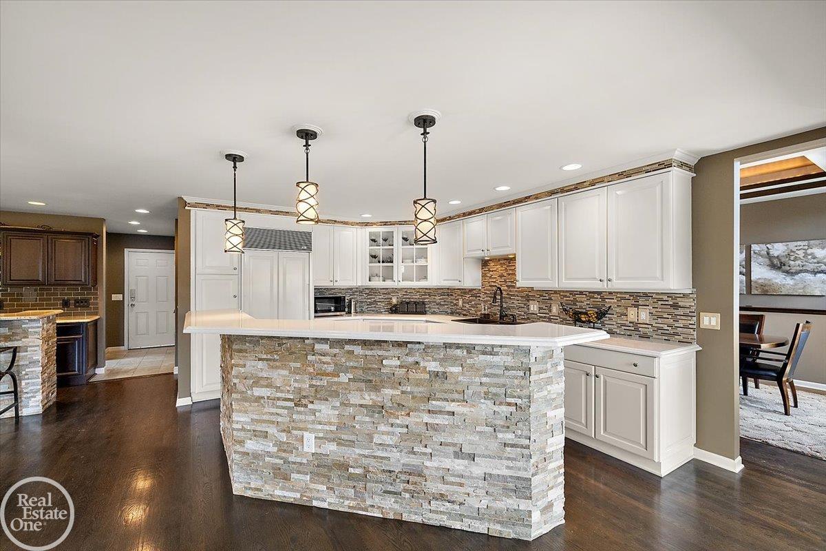49572 Compass Point Drive New Baltimore, MI 48047 - Photo 15 of 76