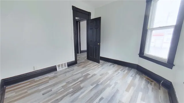 $950 | 6-7 Calihan Park, Rochester, NY 14606