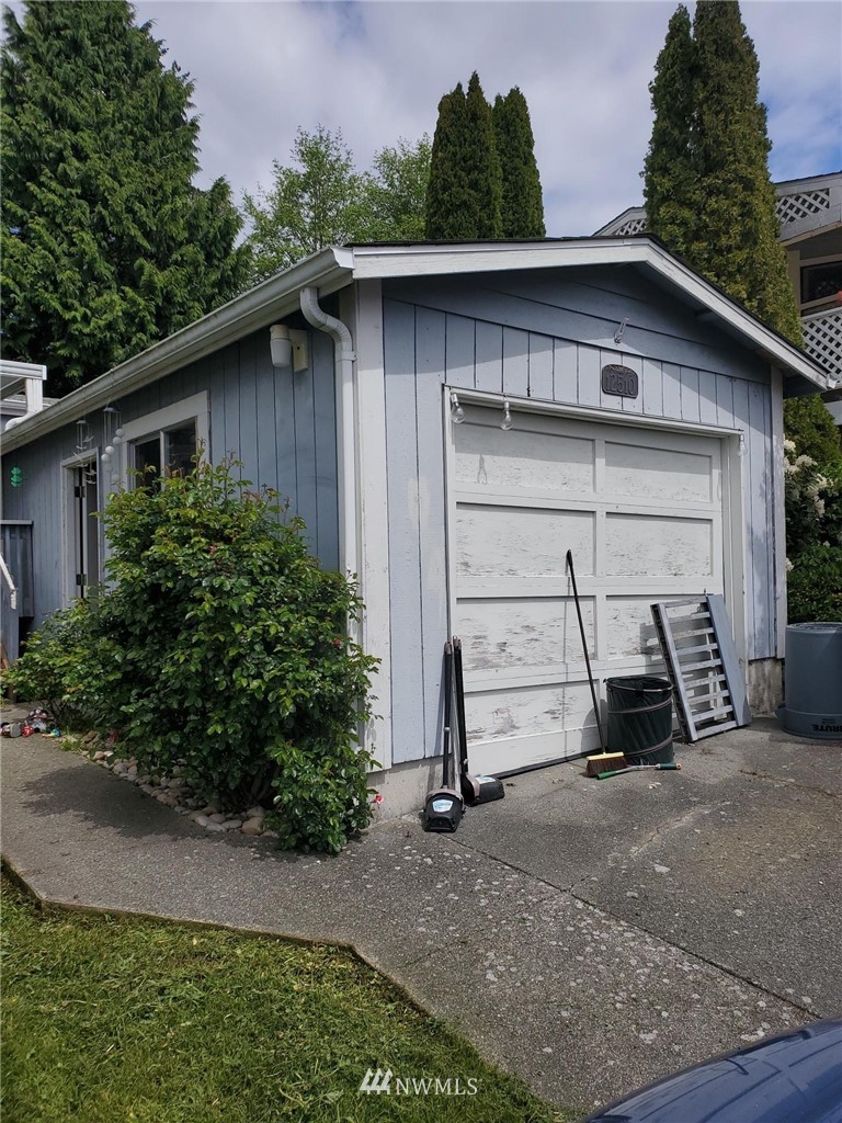 12510 Northeast 199th Street Bothell, WA 98011 - Photo 3 of 4 Gallery Image 3