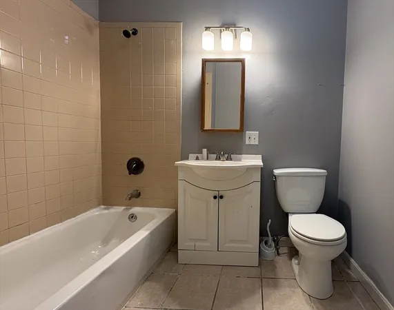 $2,900 | 68 Elm Street, Unit B, Marlborough, MA 01752