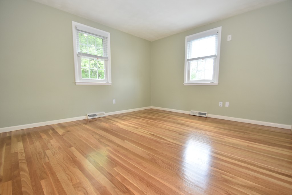 25 Robin Hood Road Marlborough, MA 01752 - Photo 14 of 20 Gallery Image 14